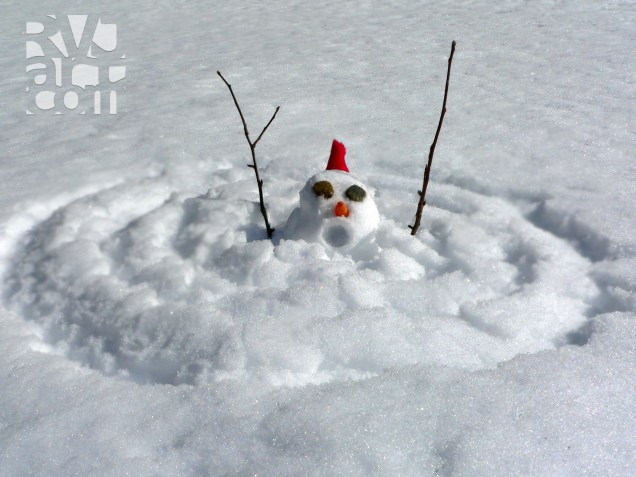 Drowning in SnowDrowning in Snow, sculpture by Roger Vincent Jasaitis, copyright 2015, RVjart.com